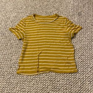cropped yellow american eagle shirt.